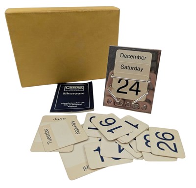 Lot 102 - MILLENIUM YEAR HALLMARKED SILVER DESK TOP PERPETUAL CALENDAR