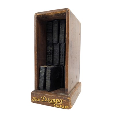 Lot 108 - THE DUMPY LIBRARY - EARLY 20TH CENTURY MINIATURE WORKS OF SHAKESPEARE SET IN BOOKCASE