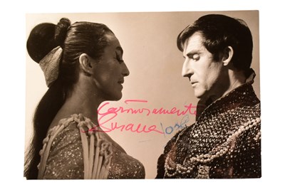 Lot 118 - MUSIC / DANCE - SUSANA Y JOSE - MULTI-SIGNED PROMO POSTCARD