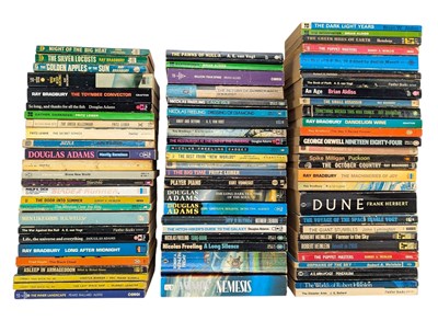 Lot 128 - SCIFI PULP FICTION. COLLECTION OF READ PAPERBACK SCIENCE FICTION BOOKS INCL. HEINLEIN & ALDISS