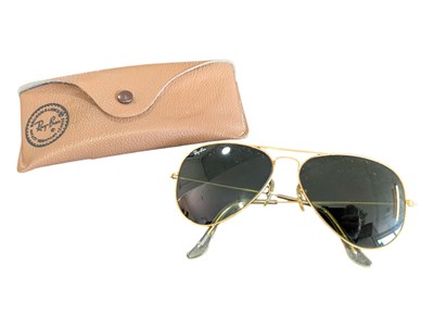 Lot 218 - VINTAGE 1970S RAY BAN BAUSCH & LOMB AVIATOR SUNGLASSES