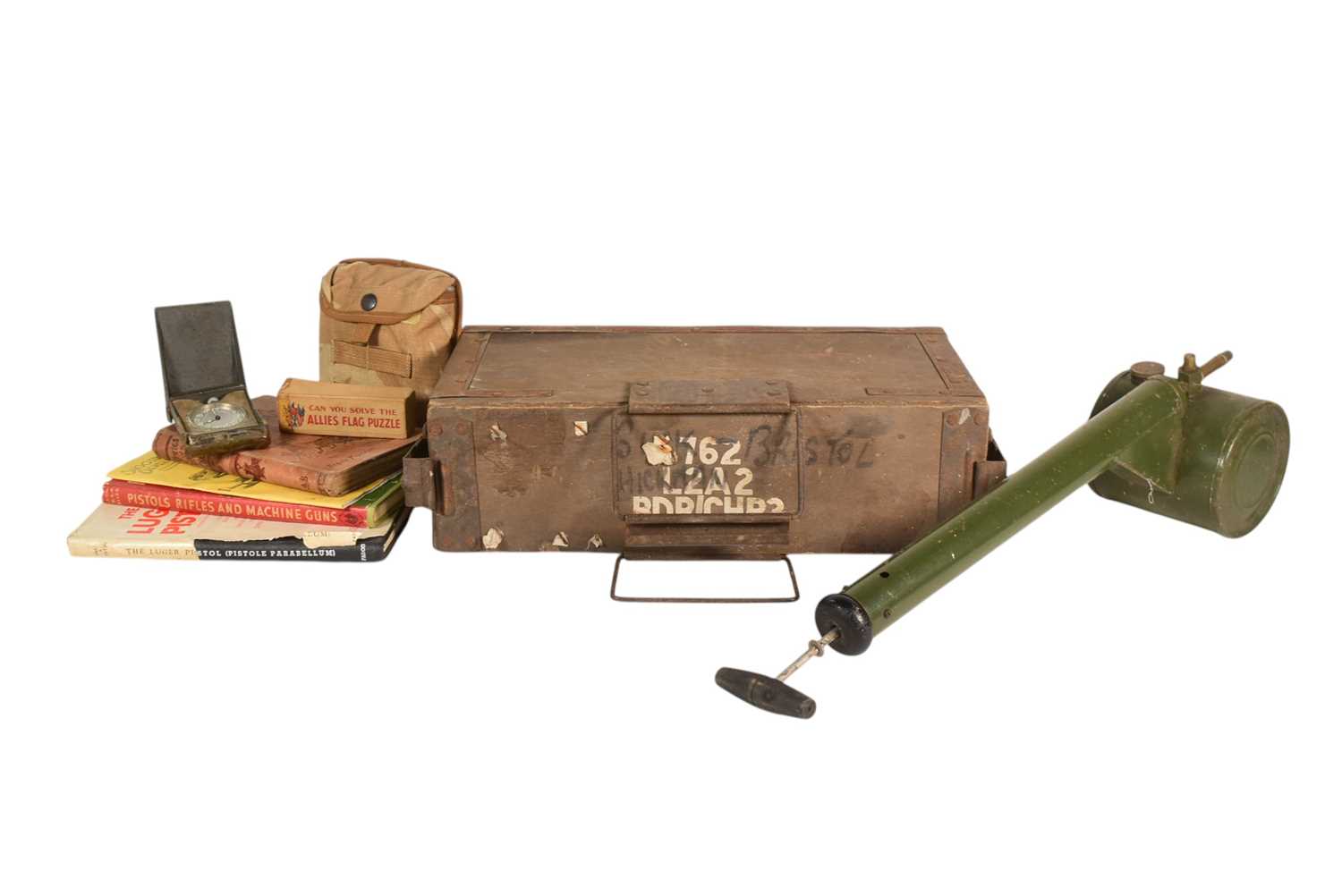 Lot 164 - COLLECTION OF ASSORTED MILITARIA