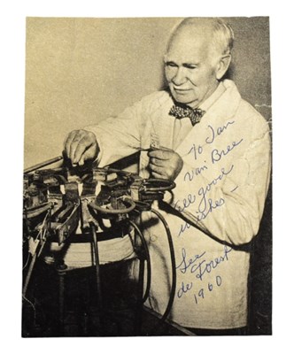 Lot 128 - SCIENCE / INVENTORS - LEE DE FOREST (D.1961) - ELECTRIC ENGINEER - AUTOGRAPH