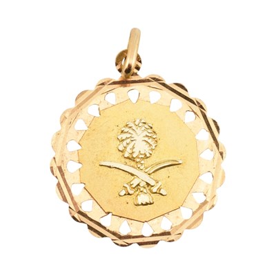 Lot 447 - 18CT GOLD UNITED ARAB EMIRATES NECKLACE PENDANT