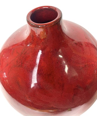 Lot 67 - WEST GERMAN POTTERY - 1970S VASE IN A MOTTLED RED GLAZE