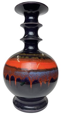Lot 57 - HUTSCHENREUTHER KERAMIK A 1960S GERMAN POTTERY VASE