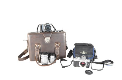 Lot 250 - TWO 21ST CENTURY CONTEMPORARY DIGITAL CAMERAS AND LENSES