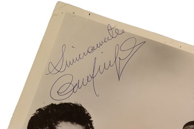 Lot 92 - AROUND THE WORLD IN 80 DAYS (1956) - DAVID NIVEN & CANTINFLAS SIGNED PHOTO