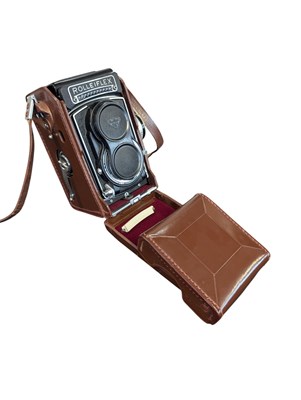 Lot 305 - ROLLEIFLEX FRANKE & HEIDECKE MODEL T TWIN LENS REFLEX CAMERA