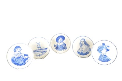 Lot 45 - DELFTS BLAUW VINTAGE 20TH CENTURY DUTCH BLUE & WHITE PLATES