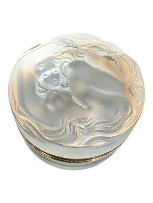 Lot 114 - 20TH CENTURY LALIQUE CIRCULAR LIDDED POWDER BOX / POT