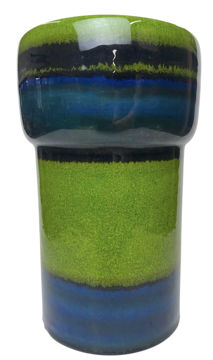 Lot 34 - HUTSCHENREUTHER KERAMIK A 1960S GERMAN POTTERY VASE