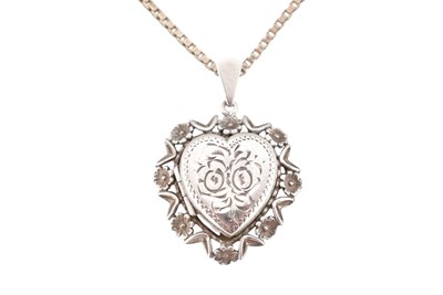 Lot 237 - HALLMARKED SILVER LOCKET PENDANT WITH SILVER CHAIN