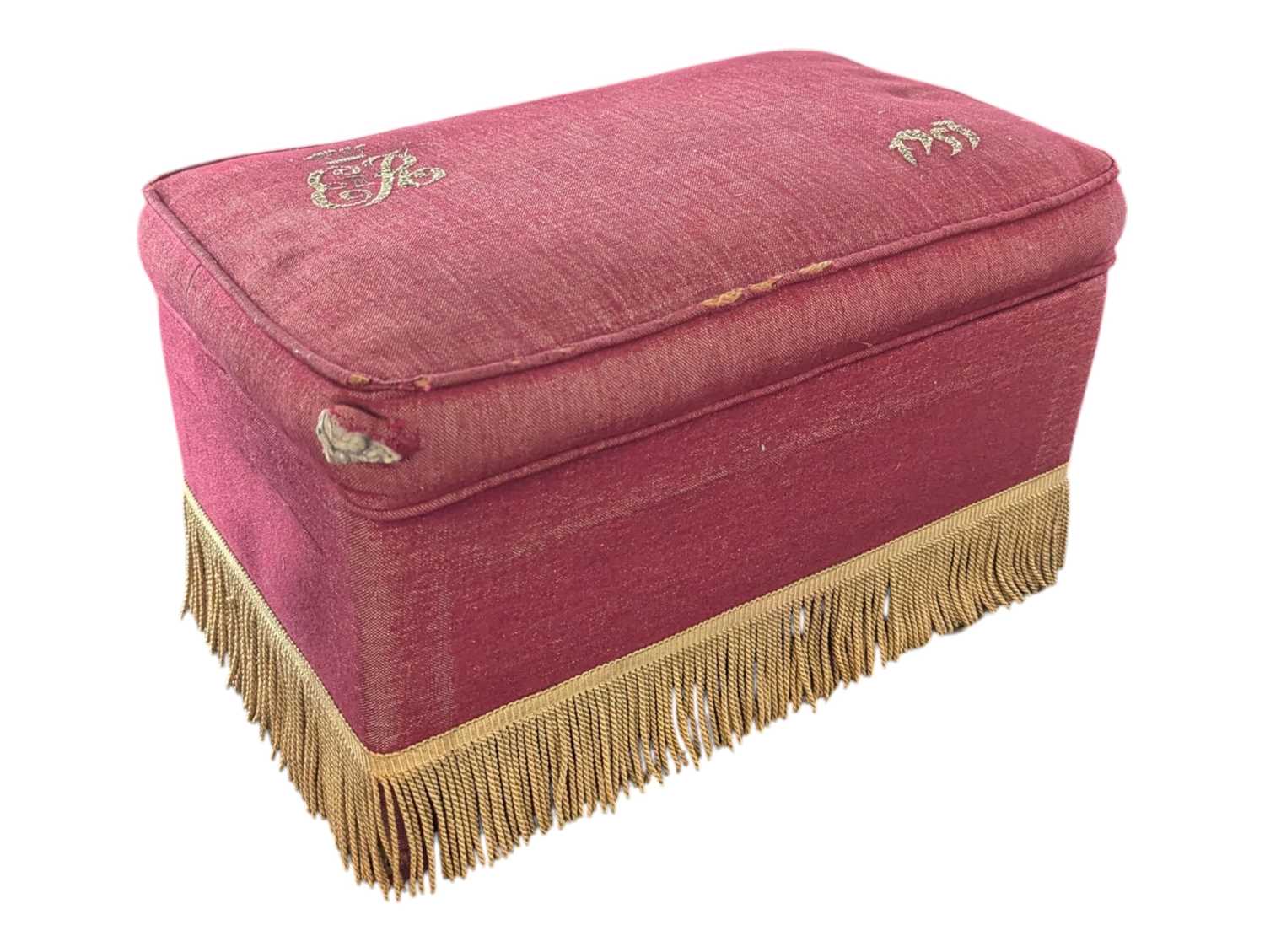 Lot 554 - 1953 QUEEN ELIZABETH II COMMEMORATIVE CORONATION STOOL