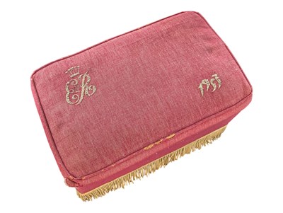 Lot 554 - 1953 QUEEN ELIZABETH II COMMEMORATIVE CORONATION STOOL