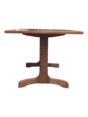 Lot 556 - VICTOR B WILKINS - G-PLAN FURNITURE A MID CENTURY TEAK DINING TABLE