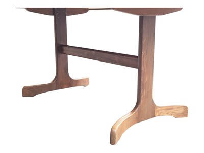 Lot 556 - VICTOR B WILKINS - G-PLAN FURNITURE A MID CENTURY TEAK DINING TABLE
