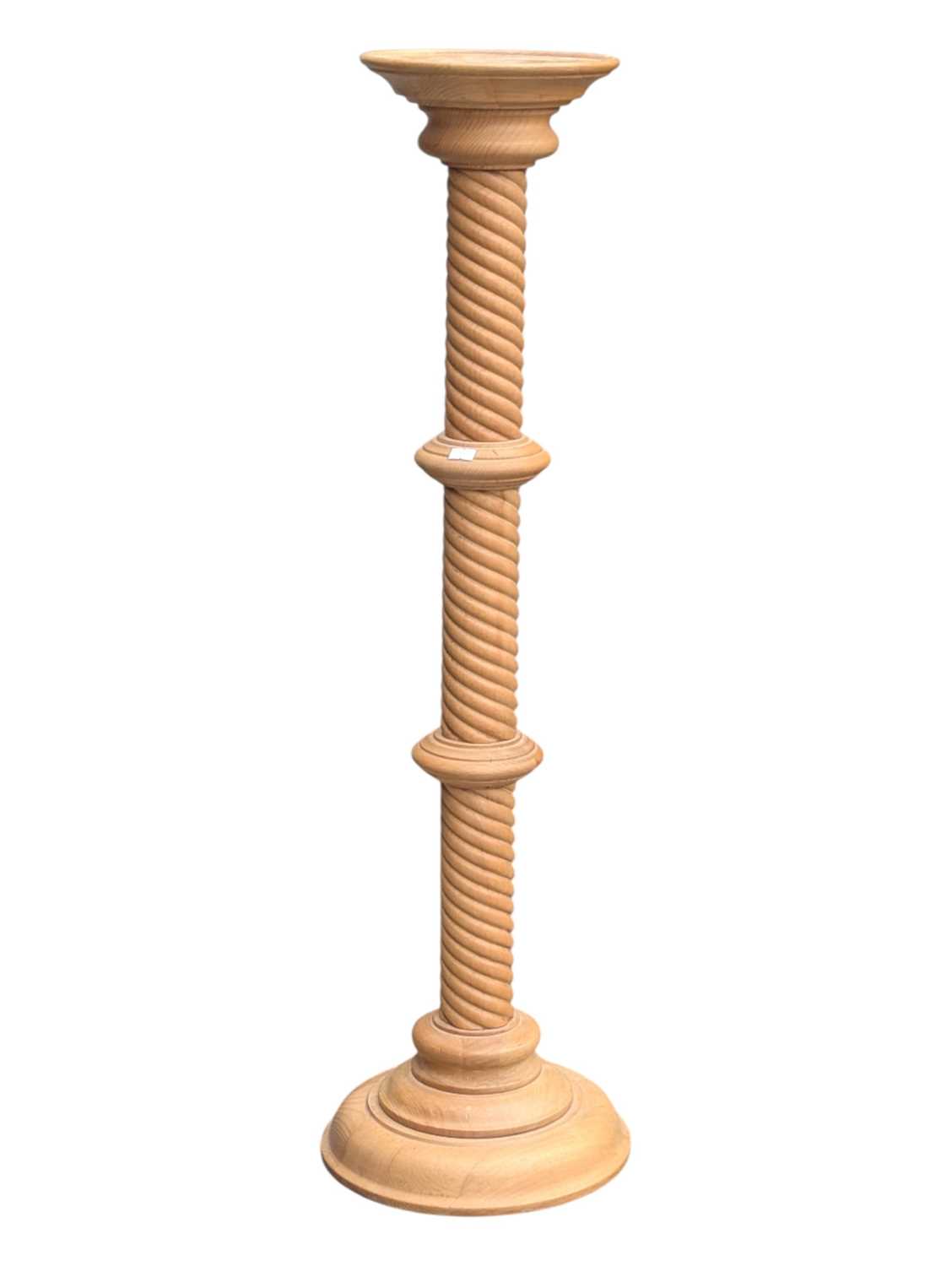 Lot 560 - 20TH CENTURY BEECH WOOD PLANT STAND JARDINERE / TORCHERE