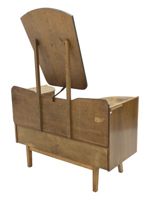 Lot 558 - HUNT FURNITURE - MID CENTURY ART DECO WALNUT DRESSING TABLE