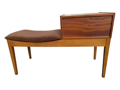 Lot 582 - CHIPPY HEATH FURNITURE - MID CENTURY TEAK TELEPHONE SEAT