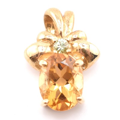 Lot 172 - 9CT GOLD CITRINE & DEMANTOID GARNET PENDANT