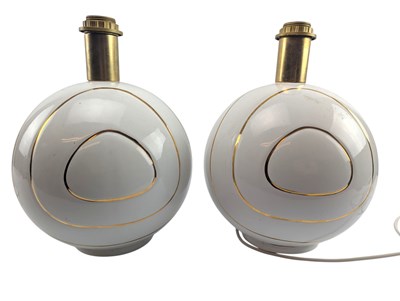 Lot 233 - PAIR OF 20TH CENTURY ITALIAN WHITE CERAMIC BALL LAMPS