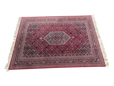 Lot 749 - 20TH CENTURY PERSIAN HAMADAN WOOLLEN FLOOR RUG
