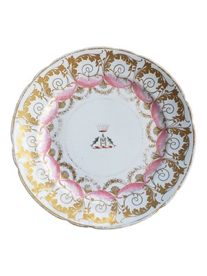 Lot 156 - SPODE - EARLY 20TH CENTURY PORCELAIN ARMORIAL PLATE FROM THE KING OF OUDH SERVICE