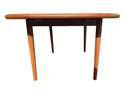 Lot 575 - BRITISH MODERN DESIGN - RETRO MID 20TH CENTURY TEAK DINING TABLE