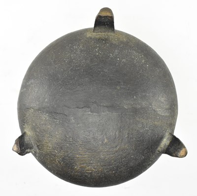 Lot 72 - 17TH CENTURY CAST BRONZE TRAVELLER'S CAULDRON