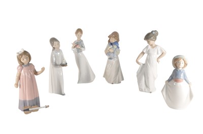 Lot 177 - NAO / LLADRO FIGURES - COLLECTION OF SPANISH PORCELAIN TABLEWARE FIGURES