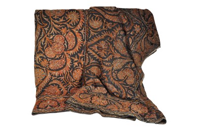 Lot 367 - EARLY 20TH CENTURY VINTAGE CREWEL WORK EMBROIDERED CURTAINS