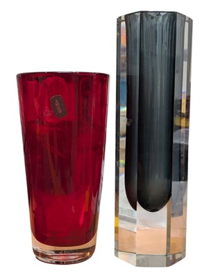 Lot 187 - WHITEFRIARIS - VINTAGE 20TH CENTURY RUBY RED VASE W/STUDIO ART GLASS VASE