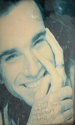 Lot 148 - SIR DANIEL DAY-LEWIS - LARGE AUTOGRAPHED FRAMED PHOTOGRAPH