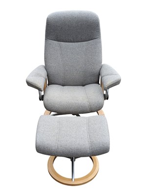 Lot 611 - EKORNES - SCANDINAVIAN CONSUL CLASSIC RECLINER ARMCHAIR & OTTOMAN