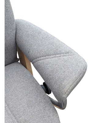 Lot 611 - EKORNES - SCANDINAVIAN CONSUL CLASSIC RECLINER ARMCHAIR & OTTOMAN