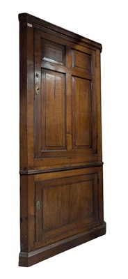 Lot 509 - GEORGE III 19TH CENTURY OAK CORNER CUPBOARD