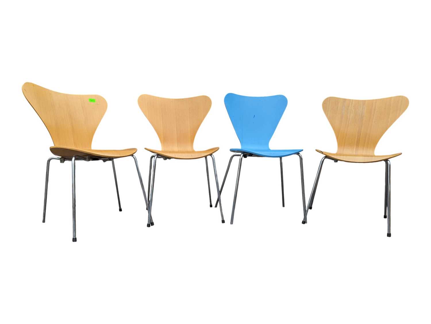 Lot 802 - ARNE JACOBSEN (DANISH, 1902-1971) FOR FRITZ HANSEN - SET OF FOUR SERIES 7 DINING CHAIRS