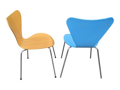 Lot 802 - ARNE JACOBSEN (DANISH, 1902-1971) FOR FRITZ HANSEN - SET OF FOUR SERIES 7 DINING CHAIRS
