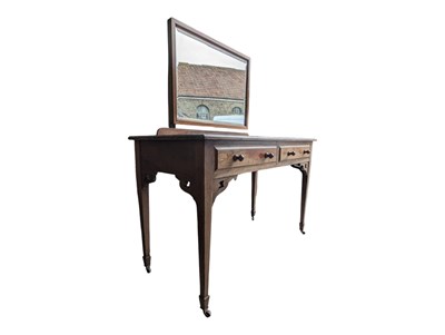 Lot 652 - VICTORIAN 19TH CENTURY MAHOGANY DRESSING TABLE