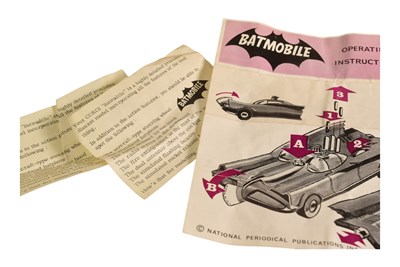 Lot 5 - DIECAST - VINTAGE CORGI TOYS ROCKET FIRING BATMOBILE