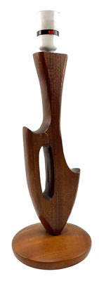 Lot 43 - RETRO 20TH CENTURY DANISH-INSPIRED DESK / TABLE LAMP