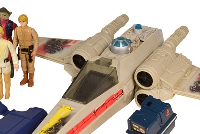Lot 558 - STAR WARS - COLLECTION OF VINTAGE KENNER / PALITOY FIGURES