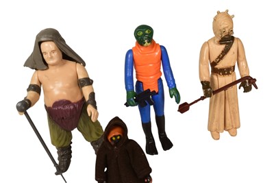 Lot 560 - STAR WARS - COLLECTION OF VINTAGE ACTION FIGURES WITH ACCESSORIES