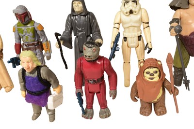 Lot 560 - STAR WARS - COLLECTION OF VINTAGE ACTION FIGURES WITH ACCESSORIES