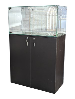Lot 631 - 20TH CENTURY SHOP HABERDASHERY JEWELLERS DISPLAY CABINET