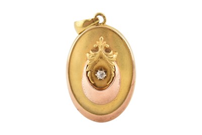 Lot 136 - 19TH CENTURY GOLD & DIAMOND LOCKET