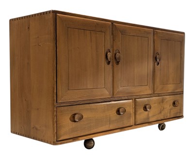 Lot 187 - ERCOL - WINDSOR - MODEL 468 - MID CENTURY ELM WOOD SIDEBOARD