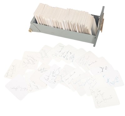Lot 20 - AUTOGRAPHS - 'B' - LARGE COLLECTION OF X1,000 SIGNATURES