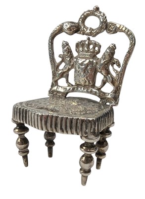 Lot 101 - EARLY 20TH CENTURY IMPORT HALLMARKED IMPORT SILVER MINIATURE DOLL HOUSE CHAIR